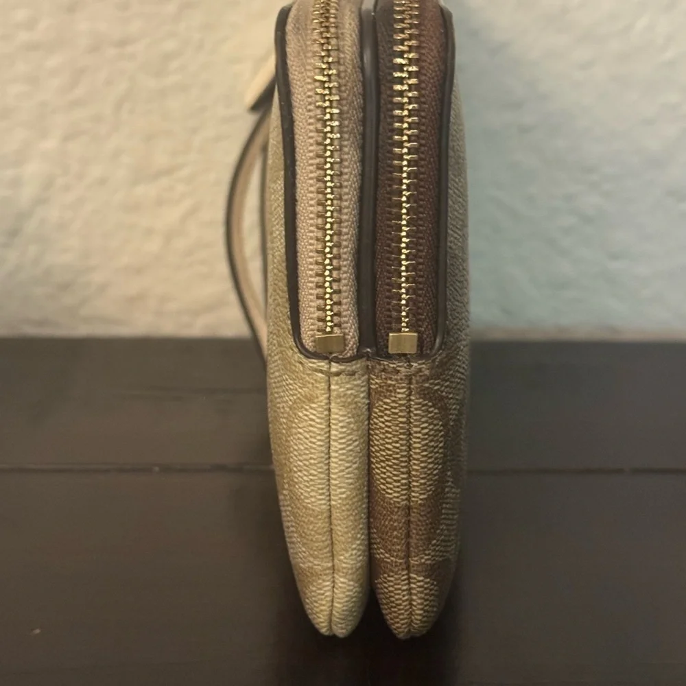 Coach Brown Signature Coated Canvas Double Corner Zip Wallet Wristlet/Purse